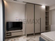 Shitet apartament i ndare ne 2 gasoniere