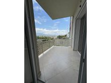 Apartament 2+1+2 në Shitje tek Xhamia, Kopshti Botanik , Tir