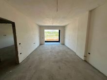 Shitet Apartament 1+1+Post PArkimi , Paskuqan