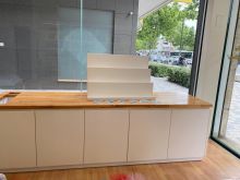 Mobilje per dyqan ose farmaci