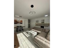 Apartament 3+1+2 për qira pranë Tregut Industrial Durres 700