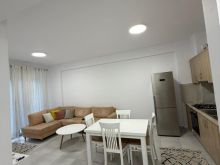 Jepet me Qira Apartament 2+1 – Kompleksi Golden, përballë Am
