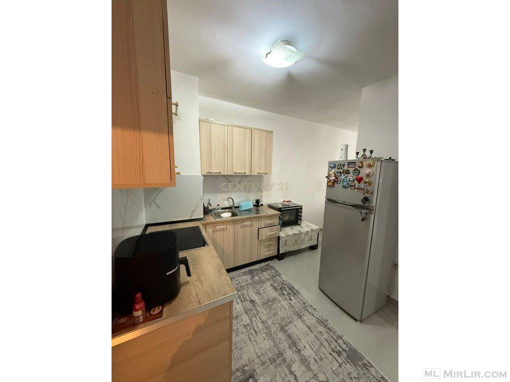 SHESIM APARTAMENT 2+1+2 NE FUND TE RRUGES 5 MAJI
