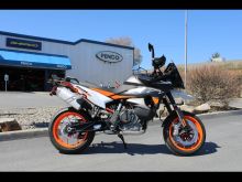 2024 KTM 890 SMT