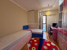 APARTAMENT 2+1+2 ME POST PARKIMI PER QIRA NE RRUGEN E BARRIK
