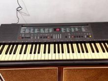 Yamaha psr 200