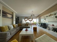 Shitet Apartament 3+1+2 ne Kopshin Botanik prane Xhamise