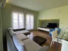 🏡 Vilë 4-Katëshe me Qira – White House Residence, TEG