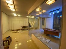  JEPET ZYRË 70 M2 ME QERA TE KOMUNA E PARISIT 70.000 LEKE