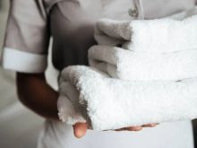 KËRKOJMË STAF PËR HOTEL TË RI / RESTORANT:  SANITARE DHE LAVAPAJATËSE. ADRESA QËNDËR/DURRËS.