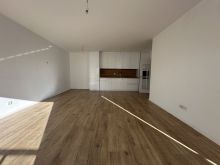 Banesë (Zyrë) me qira në Rrugën C